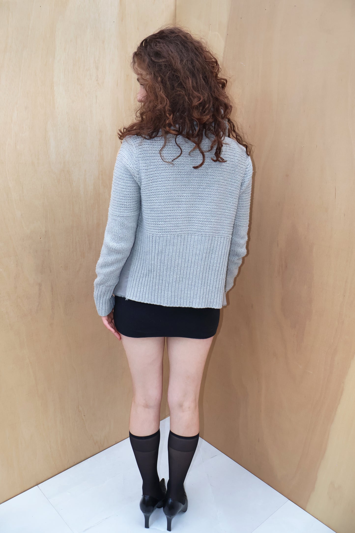 Early 2010s Grey Waterfall Knit Cardigan – Size M