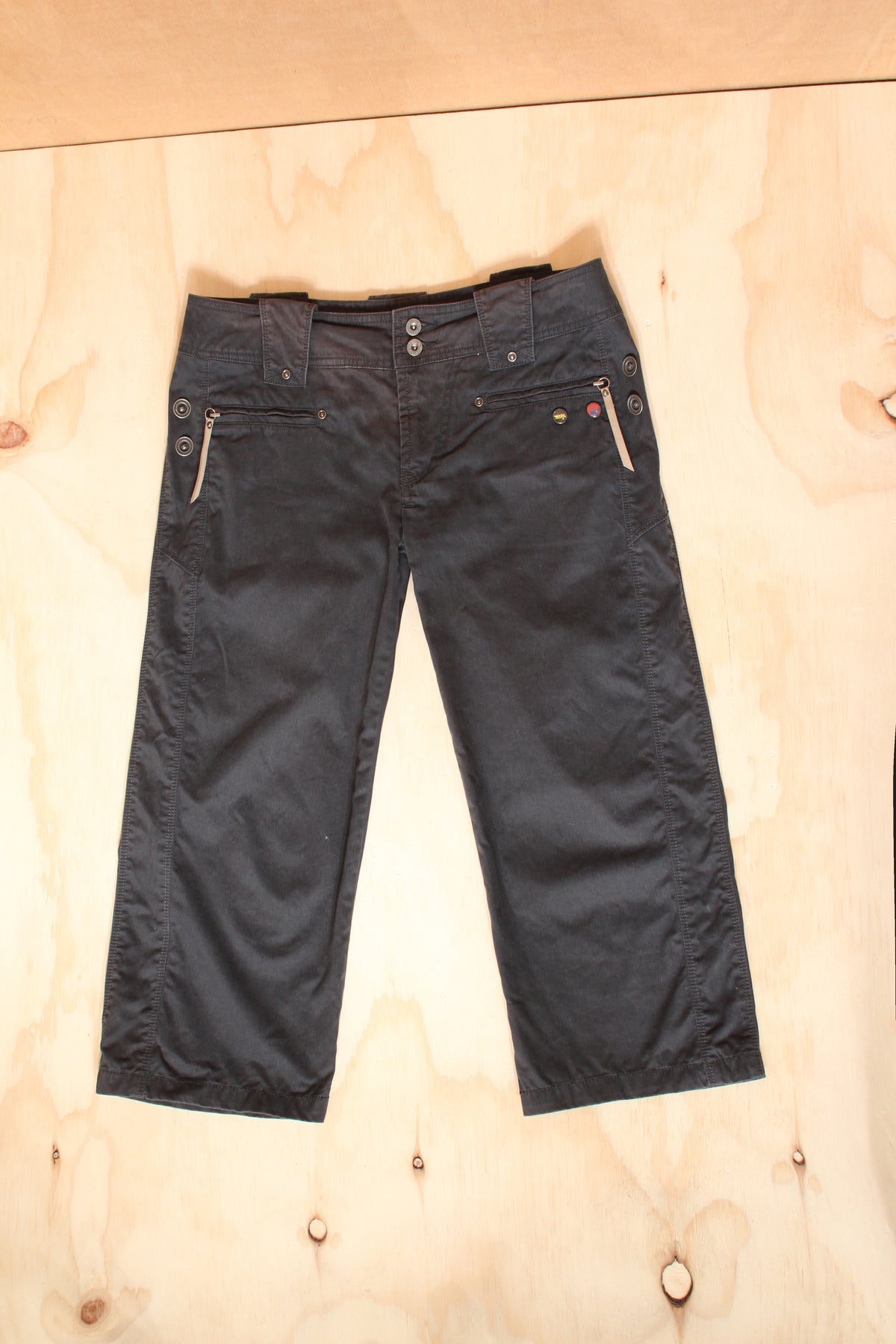 Diesel Black Cargo 3/4 Capri Pants with Leather Zip Ties – Size W30