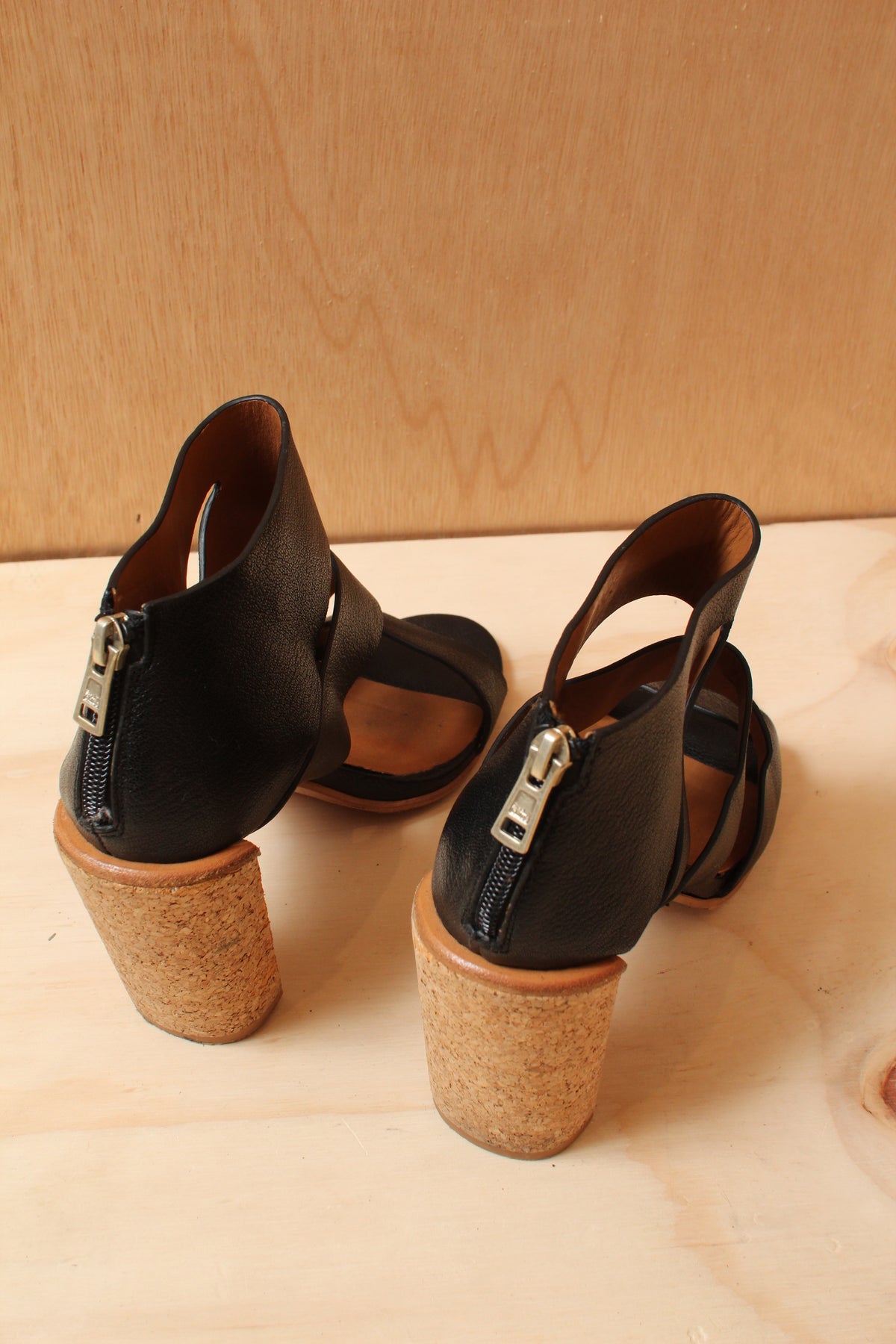 See by Chloé Dania Cork Sandal Early 2010s Black Leather Cutout Block Heels – Size 38 EU