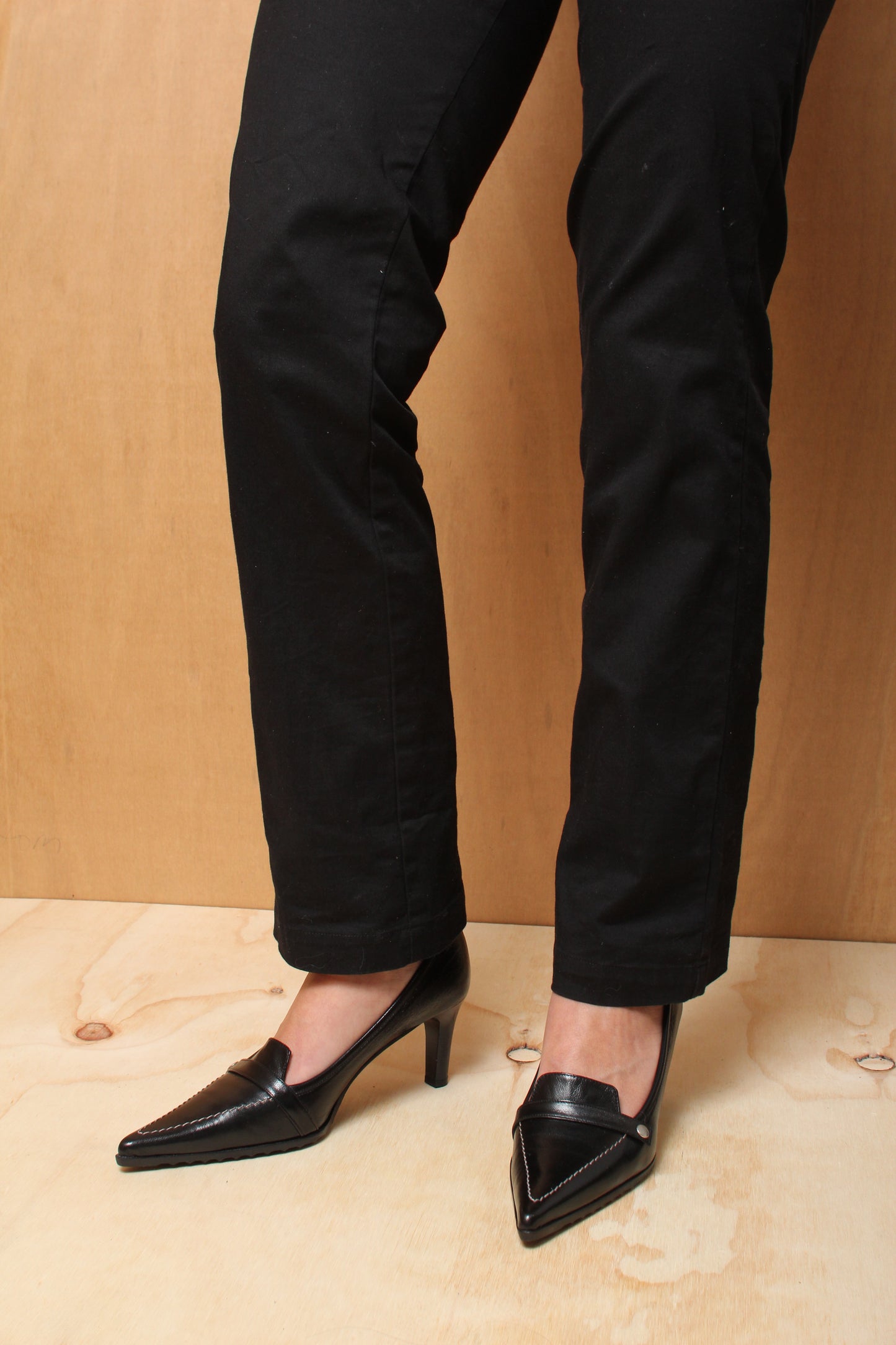 90s Black Penny Loafer Points Contrast Stitch Heels – Size 37 EU