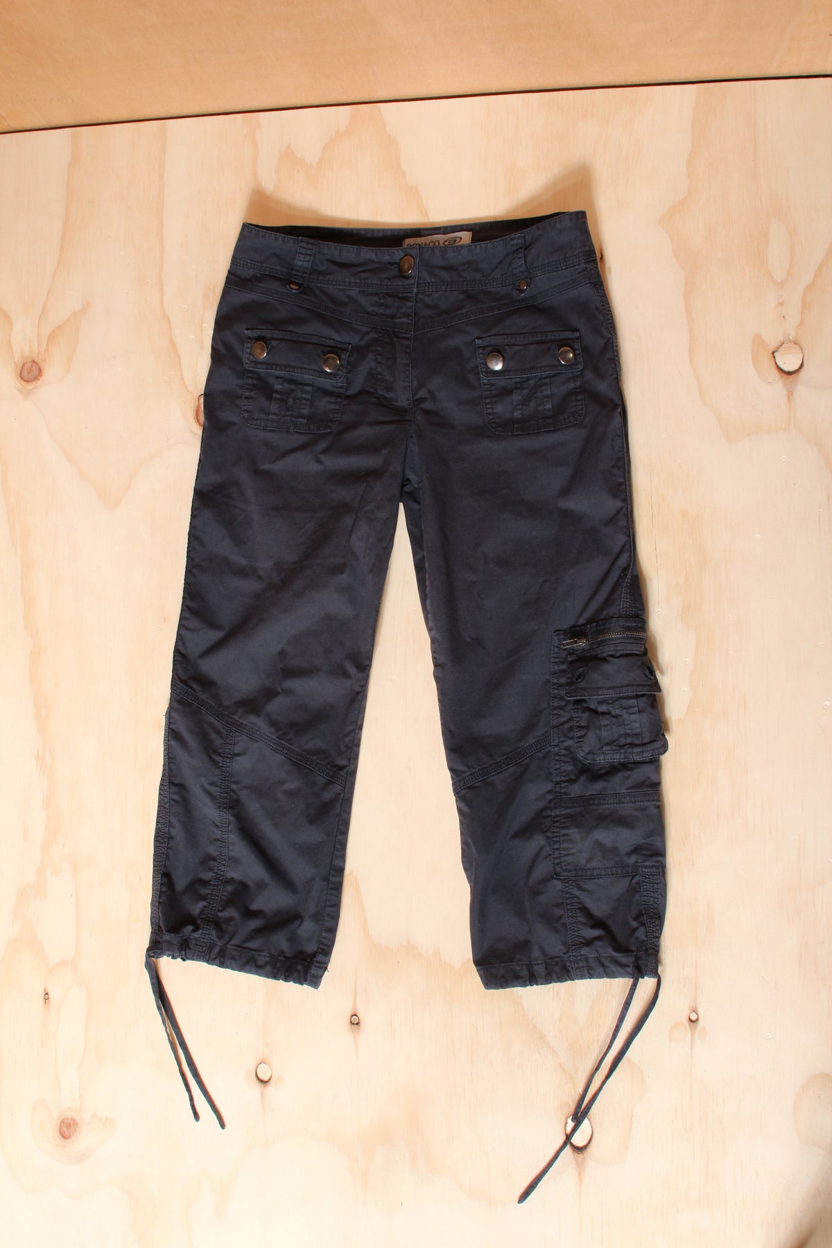 Early 2000s Navy Multi Pocket Cargo Pants – Size 5 FR / Fits 6-8 AU