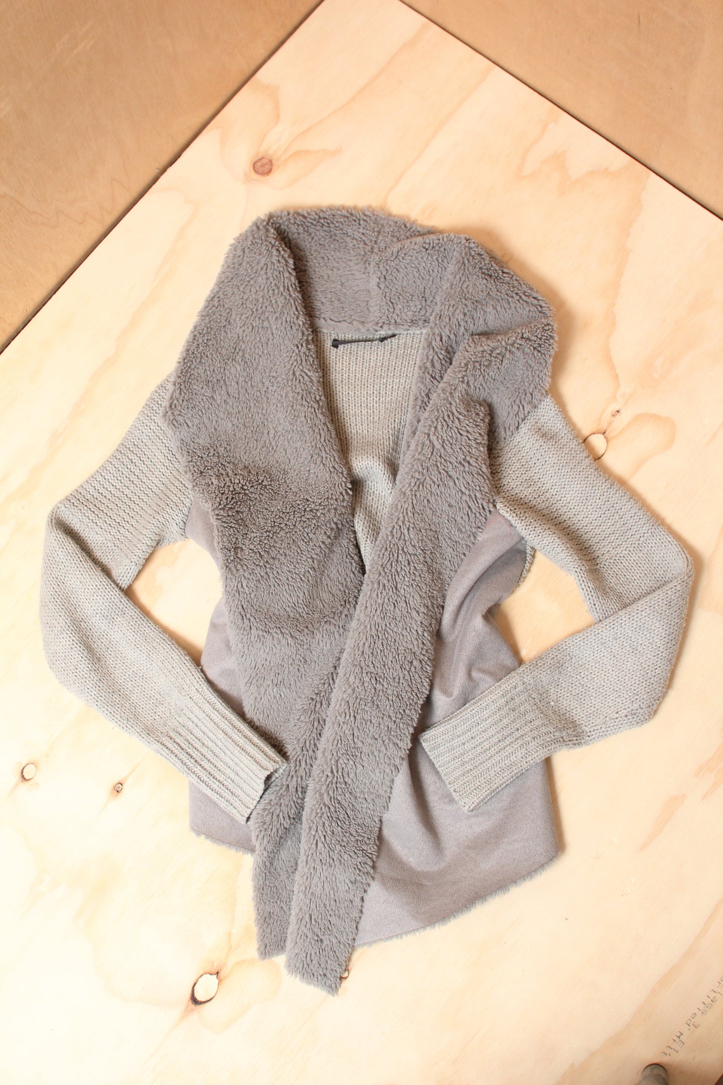 Early 2010s Grey Waterfall Sherpa Knit Cardigan – Size M