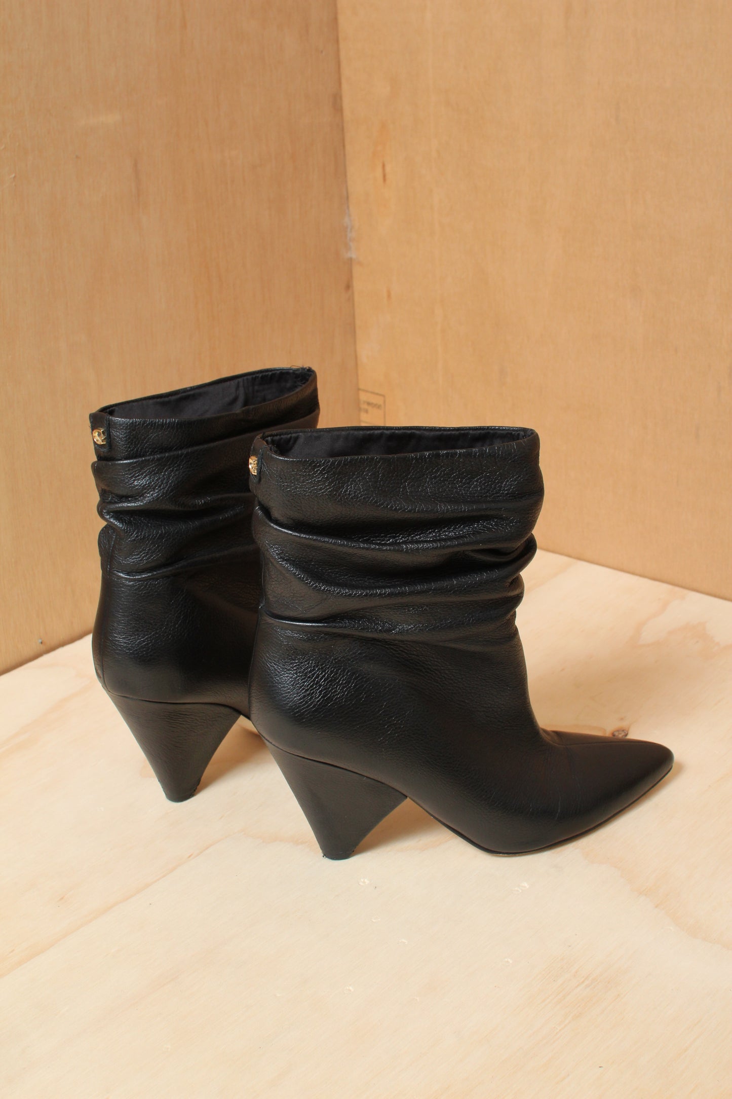 Guess Vintage 2010's Darkwear Black Slouchy Pointed Cone Heel Ankle Boots – Size 38 EU