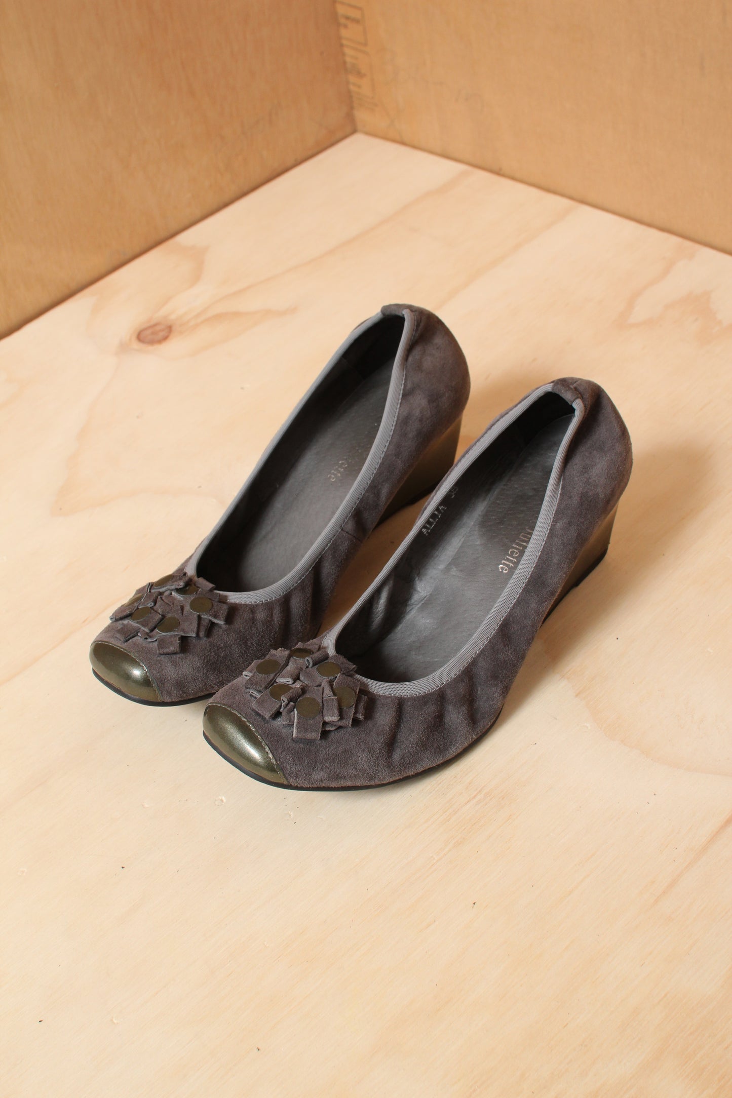 Early 2000s Charcoal Grey Suede Ballet Wedged Heel – Size 38 EU