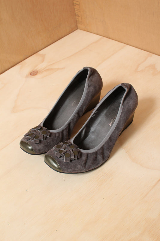 Early 2000s Charcoal Grey Suede Ballet Wedged Heel – Size 38 EU