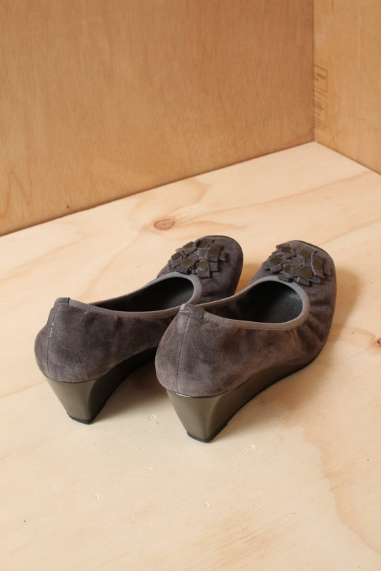 Early 2000s Charcoal Grey Suede Ballet Wedged Heel – Size 38 EU