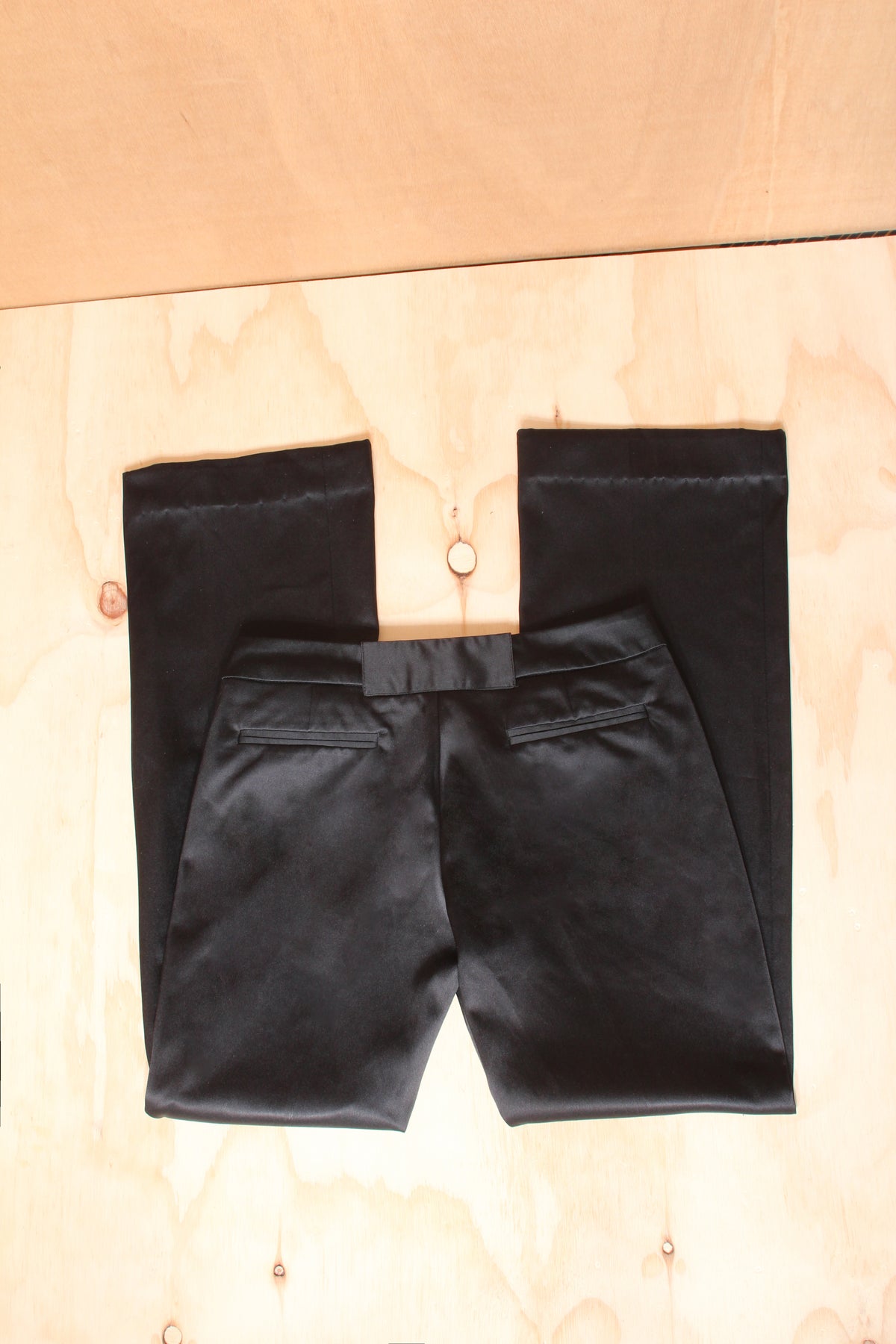 Early 2000s Black Satin Tailored Pants – Size 38 EU