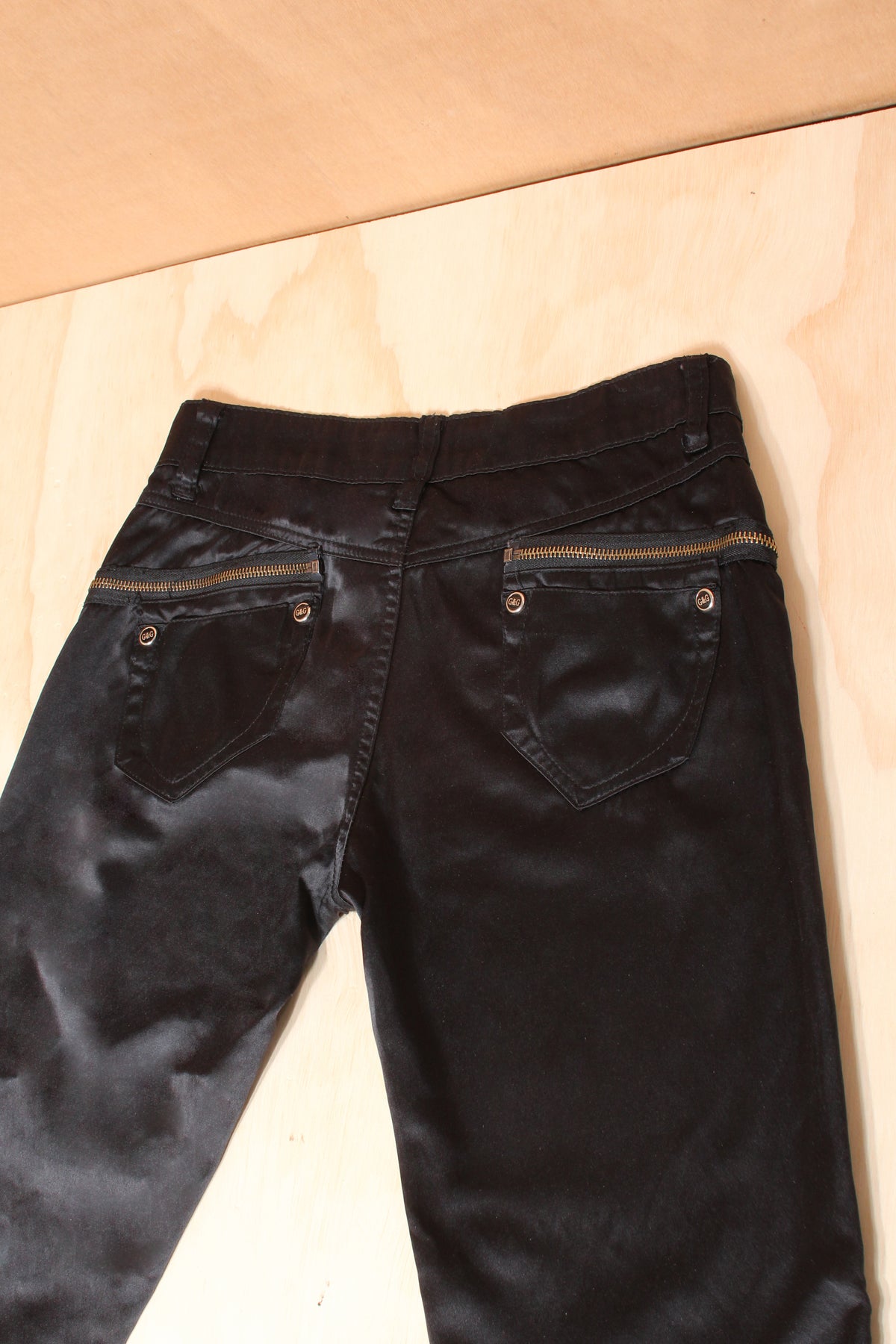 Y2K Black Low Rise Zip Detailed Flared Pants – Size M