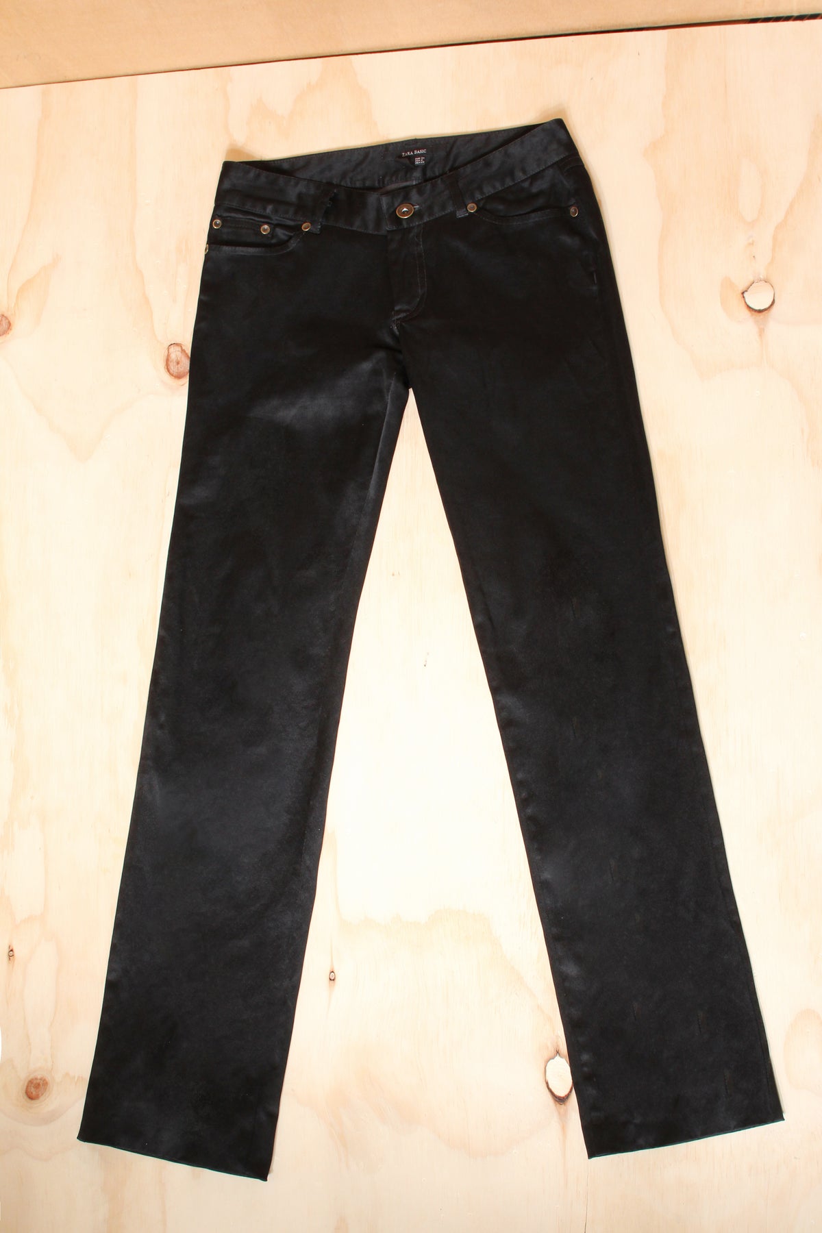 2000s Black Satin Low Rise Tailored Slim Pant – Size 6