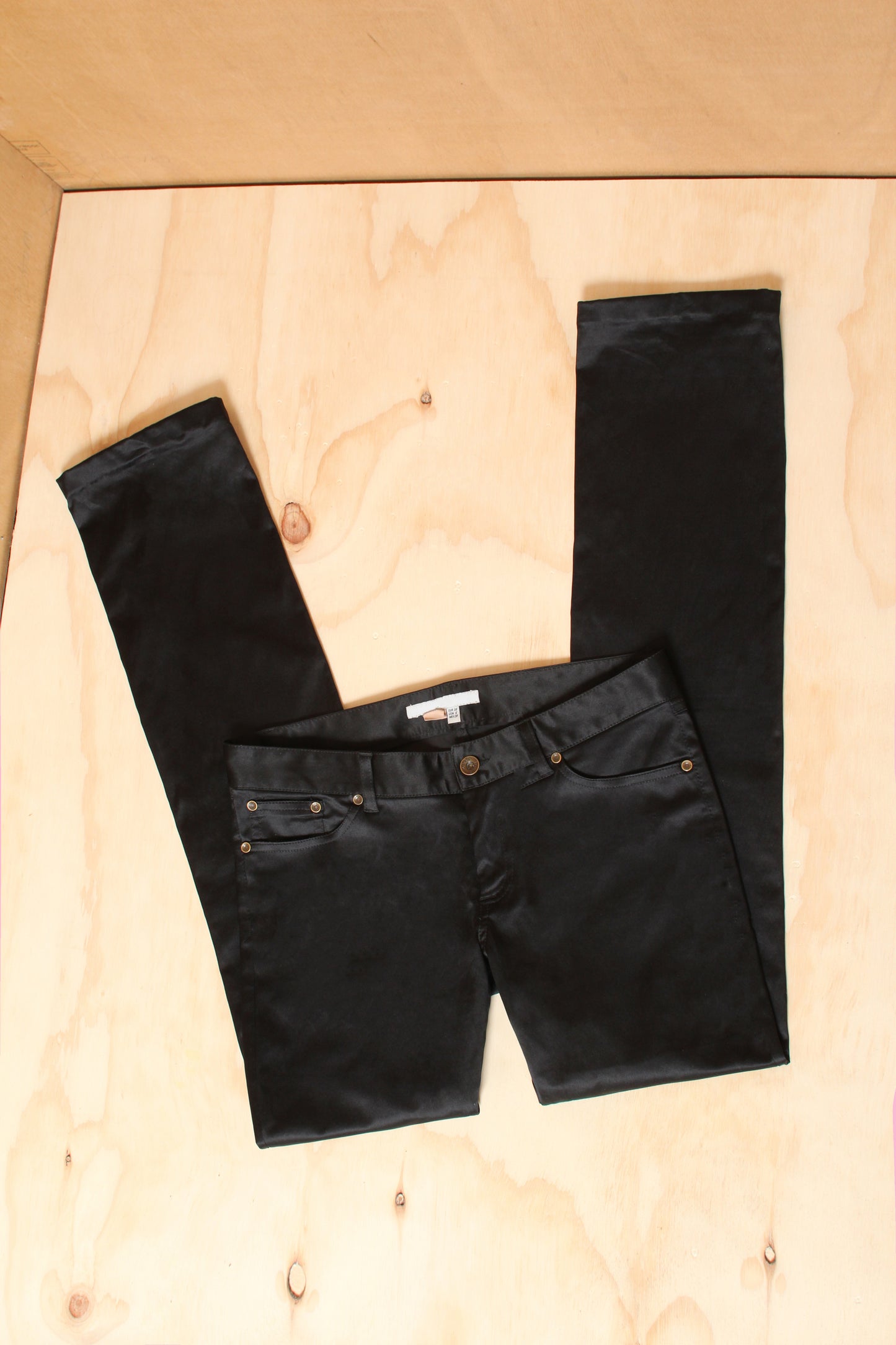 Y2K Black Low Rise Tailored Satin Slim Pant – Size 10