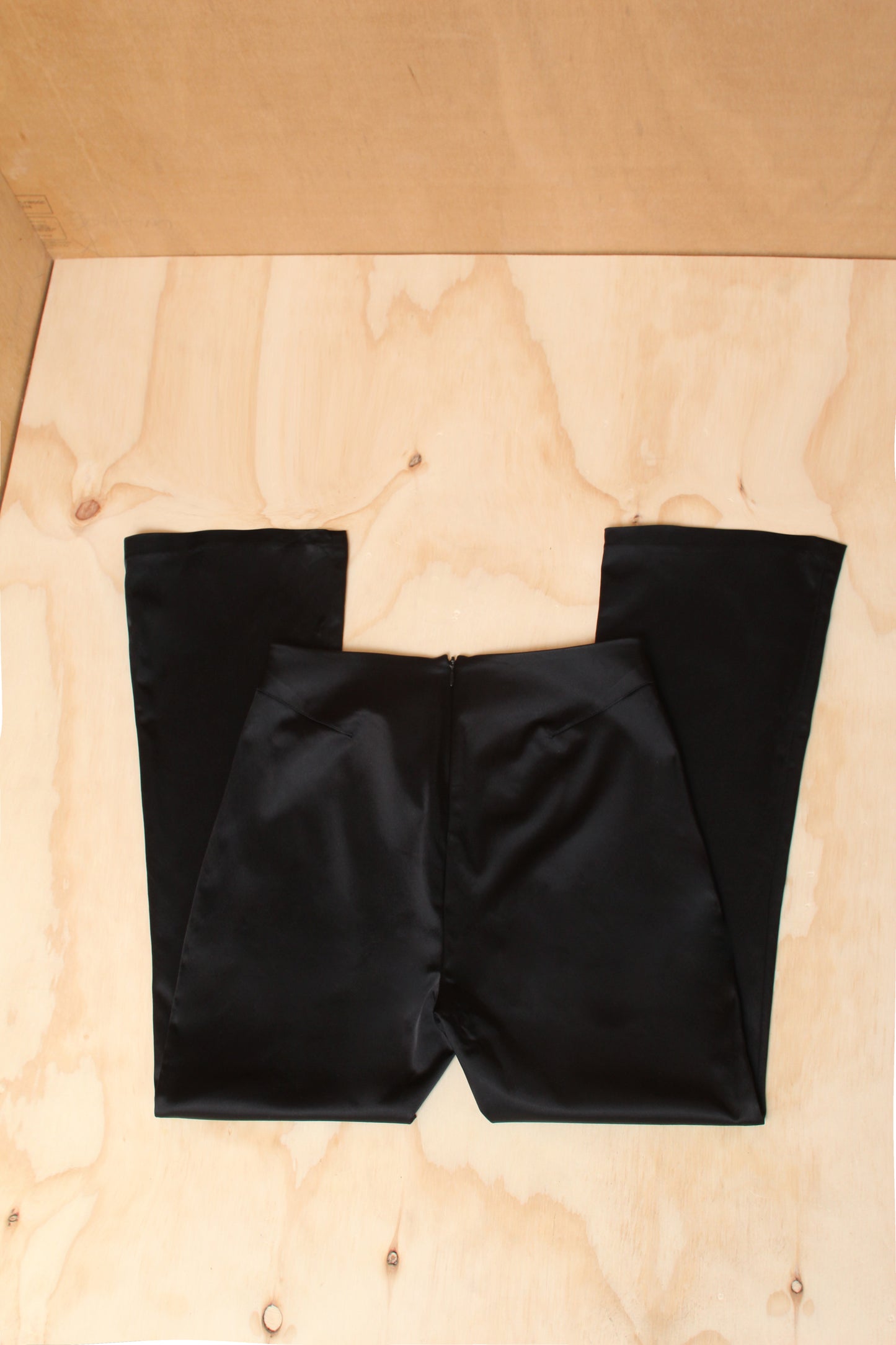 90s Black Low Rise Tailored Satin Slim Pant – Size 10