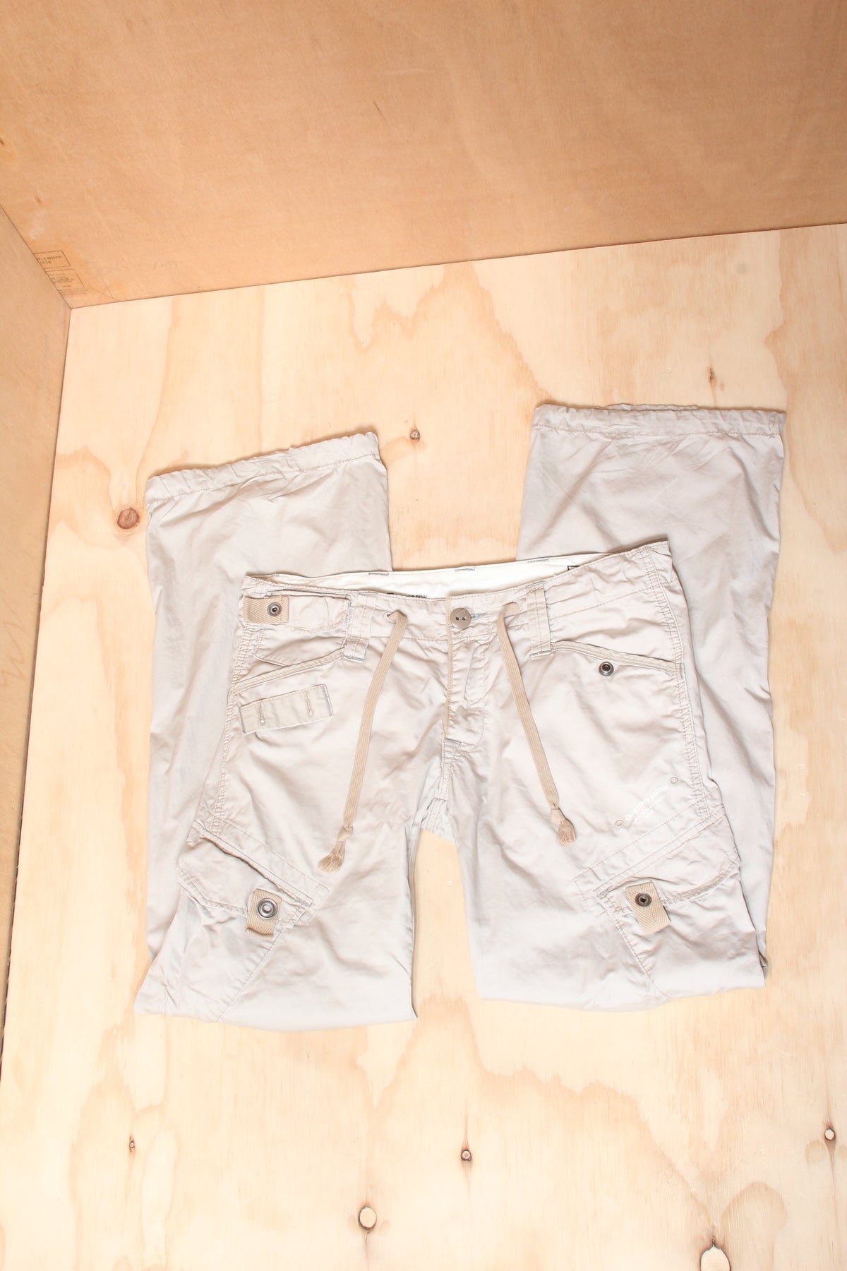 G-Star Raw Y2K Beige Low Rise Cargo Pants – Size W30